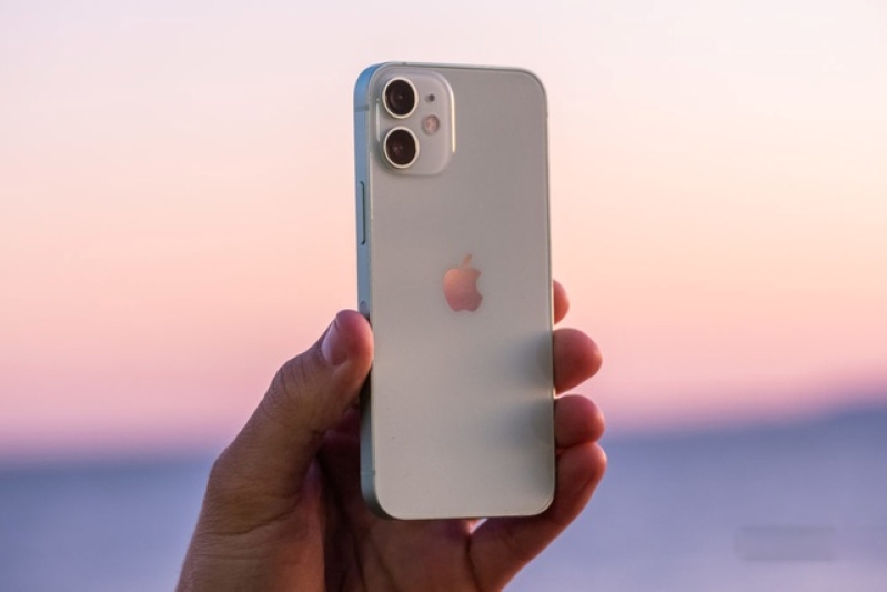 Ốp lưng Mipow Tempered Glass iPhone 12 Mini để khoe trọn vẻ đẹp iPhone 12 Mini