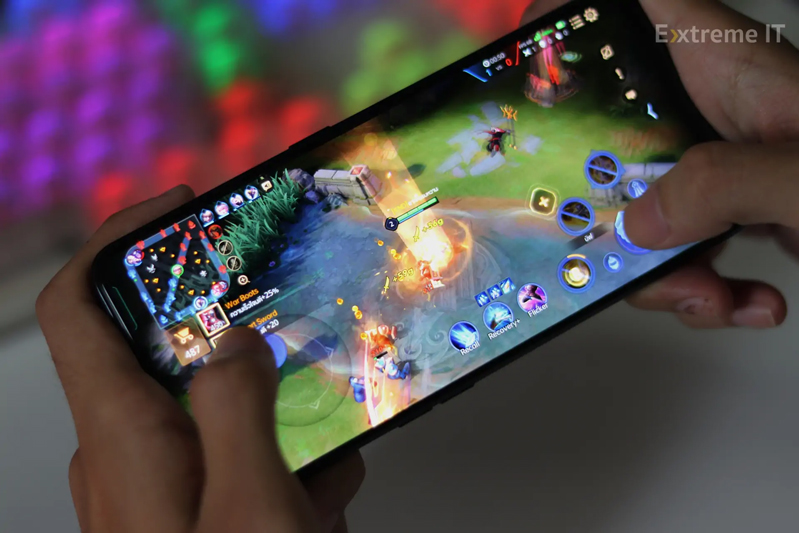 oppo reno6 z 5g hình 4 Hiệu năng mạnh mẽ giúp lướt game mượt mà hơn