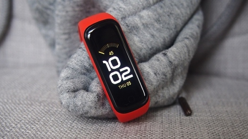 Samsung Galaxy Fit 2 H4 Samsung Galaxy Fit 2 cảm biến nhịp tim