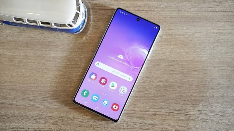 thiett ke cua samsung galaxy s10 lite hang cong ty