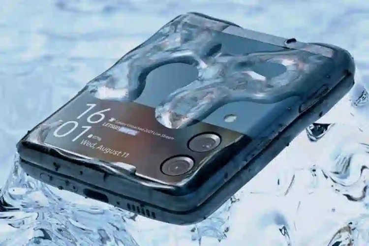 So sánh Flip4 và Fold4 Khả năng chống nước của Z Fold4