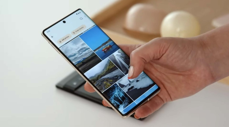 Google Pixel 7 và iPhone 14 Màn hình Pixel có phần nổi trội hơn