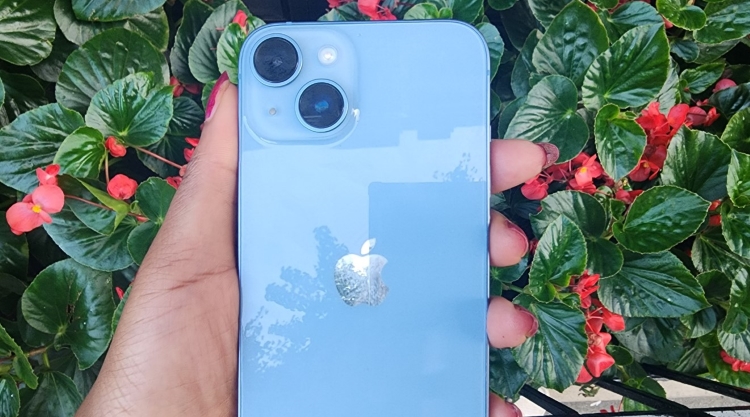 Google Pixel 7 và iPhone 14 Camera của iPhone 14
