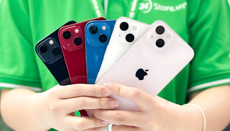 ai nên mua iPhone 13