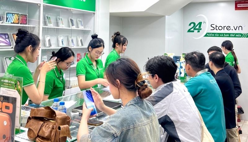 Khách mua tại 24hStore