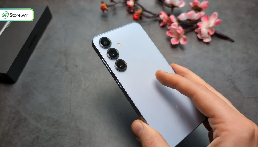 So sánh Samsung Galaxy S25 và Galaxy S24 về thiết kế