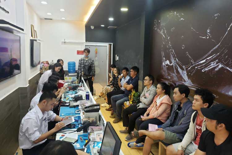 khách shàng tin chọn sửa Apple watch tại 24h